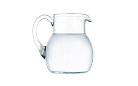 Kvinder drikker mere vand til aftensmaden